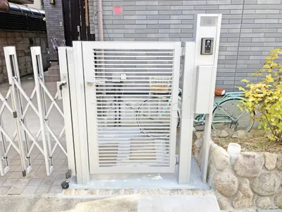 片開き 門扉 LIXIL AB YR2型 細横桟  機能門柱 照明なし  LIXIL アクシィ2型 パターン3 