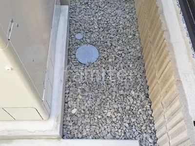 犬走り 防犯砂利敷き バラス砕石
