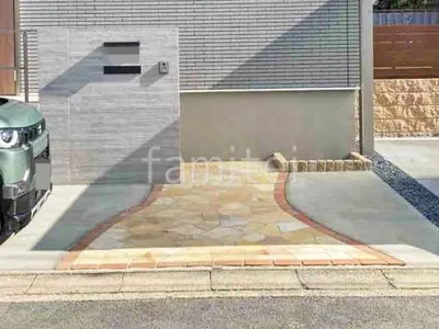 玄関アプローチ 床石貼り 乱形石 石英岩