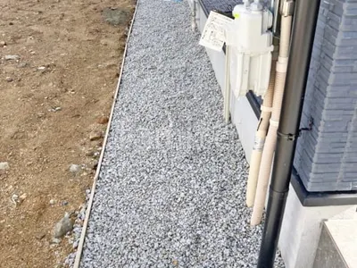 犬走り 防犯砂利敷き バラス砕石