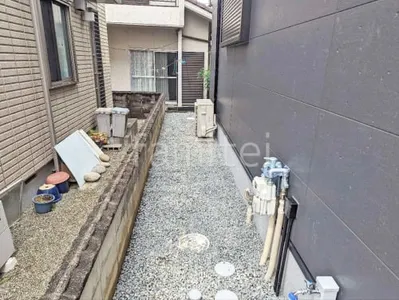 犬走り 防犯砂利敷き バラス砕石