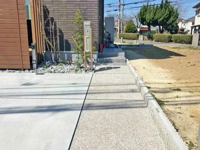 玄関アプローチ 床洗い出し仕上げ マチヤセレクト