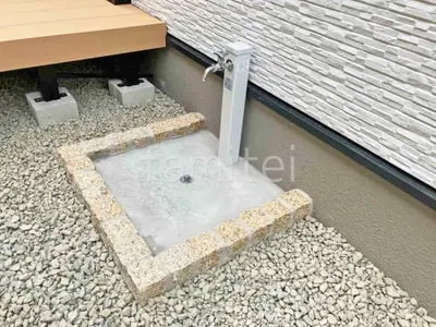 ピンコロ石囲い洗い場