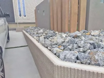 ロックガーデン 栗石敷き 揖斐石
