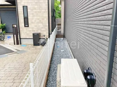 犬走り 防犯砂利敷き バラス砕石 防草シート加工