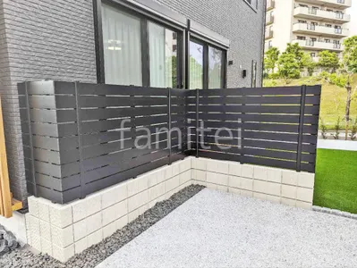 ブロック塀 (化粧ブロック) 太陽エコブロックス 200グリッド 人工木・樹脂 フェンス(木調) F&F マイティウッド デコll 目隠し 木調・ラティス 樹脂