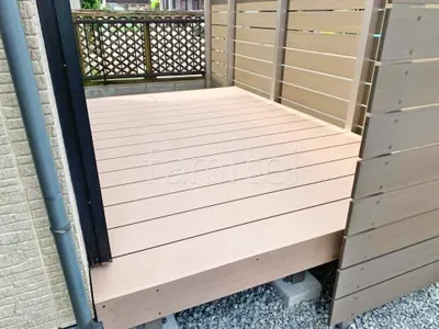 人工木デッキ  LIXIL 人工木 樹ら楽ステージ 
