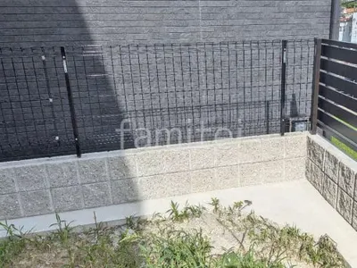 ブロック塀 （化粧ブロック） ユニソン リブスプリットn  スチールメッシュ フェンス YKKAP イーネット3F型 スチール柱 境界・メッシュ