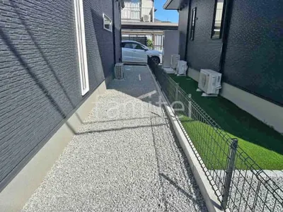 犬走り 防犯砂利敷き バラス砕石 防草シート加工