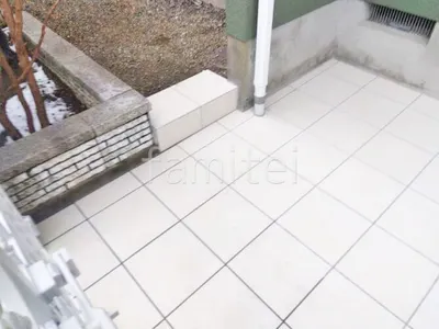 玄関アプローチ 床タイル貼り LIXIL パセオ