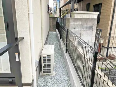 犬走り 防犯砂利敷き バラス砕石 防草シート加工