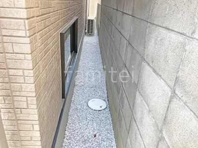 犬走り 防犯砂利敷き バラス砕石 防草シート加工