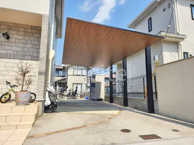 柱色 ブラック 屋根色 チェリーウッド