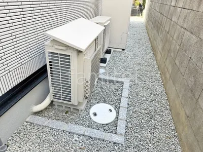 犬走り 防犯砂利敷き バラス砕石 防草シート加工
