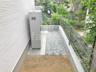 犬走り 防犯砂利敷き バラス砕石 防草シート加工