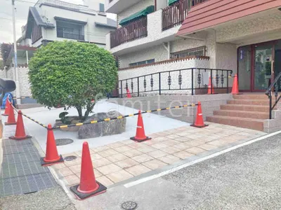 玄関アプローチ 床平板敷き ユニソン バレリア
