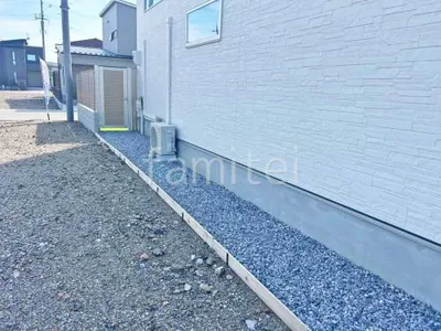 犬走り 防犯砂利敷き バラス砕石 防草シート加工