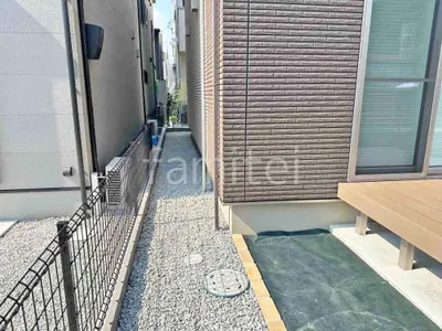 犬走り 防犯砂利敷き バラス砕石 防草シート加工