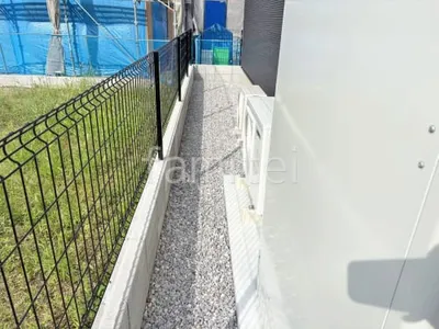 犬走り 伊吹砂利敷き 防草シート加工