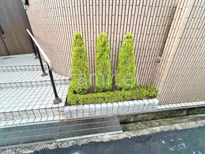 ピンコロ石花壇