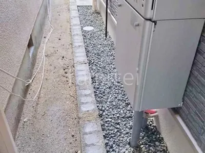 犬走り 防犯砂利敷き バラス砕石 防草シート加工