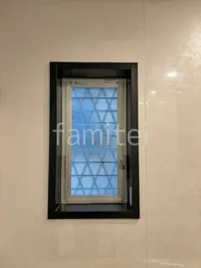 フリーサイズ窓枠