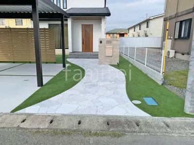 玄関アプローチ 床石貼り 乱形石 石英岩