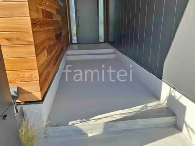 玄関アプローチ モルタル仕上げ