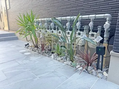 ロックガーデン 栗石敷き