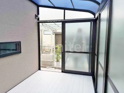 本体色 カームブラック 屋根色 アースブルー(マット調)