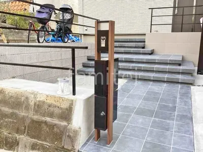 機能門柱 LIXIL 木製調アクシィ2型 宅配ボックス付き