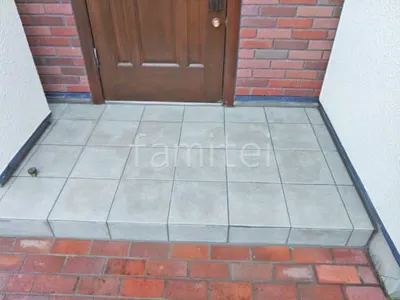 玄関アプローチ 床タイル貼り LIXIL パセオ