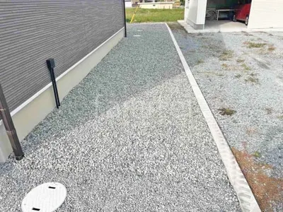 防草シート敷き 既存砂利再利用