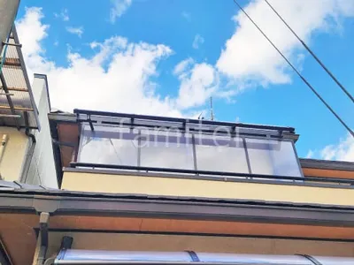 ２階ベランダ屋根  YKKAP ソラリアR アール屋根 スタンダード 壁付