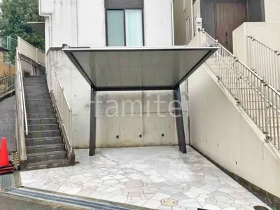 カーポート１台 （単棟） 四国化成 マイポート7 ブラック色 アルミ形材屋根 フラット屋根 後ろ柱