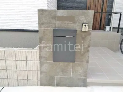 モダン門柱 壁タイル貼り タカショー セラレバンテ 宅配ボックス ユニソン ヴィコDB100