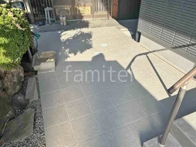 玄関アプローチ 床タイル貼り LIXIL グレイスランド