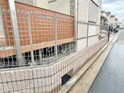 ブロック塀 （化粧ブロック） 太陽エコブロックス スプリットリブ 5L  スチールメッシュ フェンス YKKAP イーネット3F型 スチール柱 境界・メッシュ