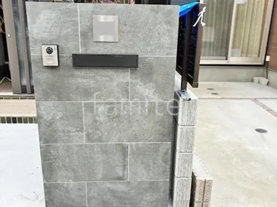 モダン門柱 壁タイル貼り タカショー セラレバンテ 郵便受けポスト YKKAP エクステリアポストG3型