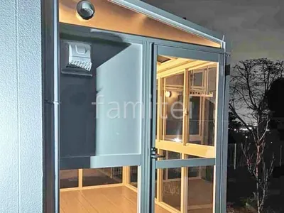 本体色 ホワイト 屋根色 アースブルー(マット調)