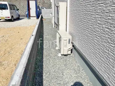 犬走り 防犯砂利敷き バラス砕石 防草シート加工