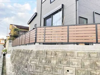 ブロック塀 （化粧ブロック） ユニソン ジャスティ  アルミ形材 フェンス LIXIL 木製調AB YS3型 横スリット3 目隠し 木調・ラティス