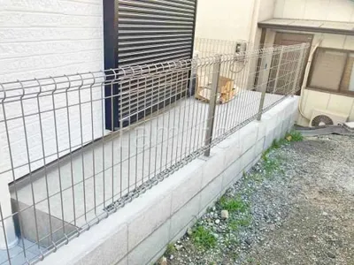 ブロック塀 （化粧ブロック） 太陽エコブロックス 普通CB  スチールメッシュ フェンス YKKAP イーネット3F型 スチール柱 境界・メッシュ