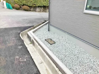 犬走り 防犯砂利敷き バラス砕石 防草シート加工