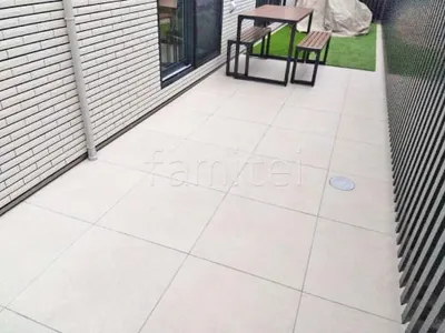 タイルデッキ LIXIL ピュアライム