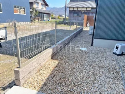 ブロック塀 （化粧ブロック） ユニソン シャモティ  スチールメッシュ フェンス YKKAP イーネット3F型 スチール柱 境界・メッシュ