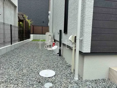 犬走り 防犯砂利敷き バラス砕石 防草シート加工