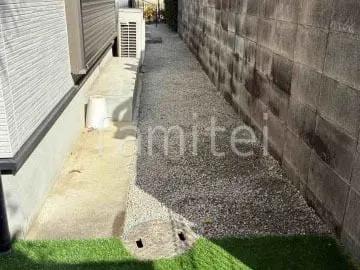 防草シート敷き 既存砂利再利用