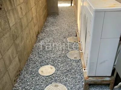犬走り 防犯砂利敷き バラス砕石 防草シート加工