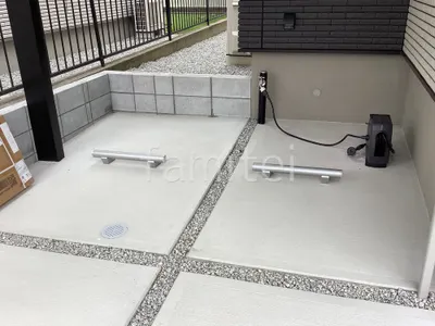 本体色 ブラ駐車場ガレージ床 土間コンクリート 車止め 施主支給ック 屋根色 ナチュラルシルバーF
